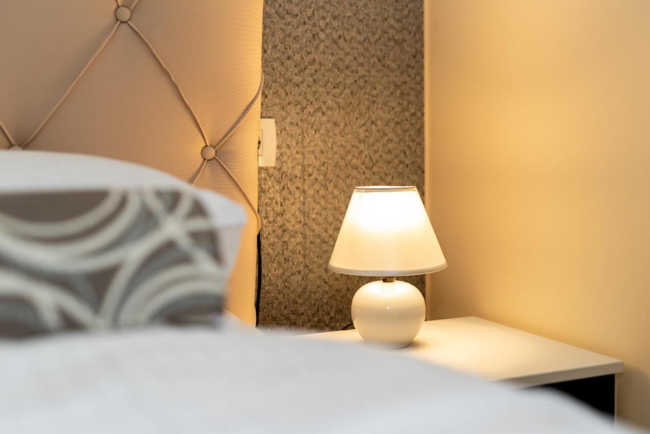 Hotel Tomazici Santalezi Eksteriør bilde